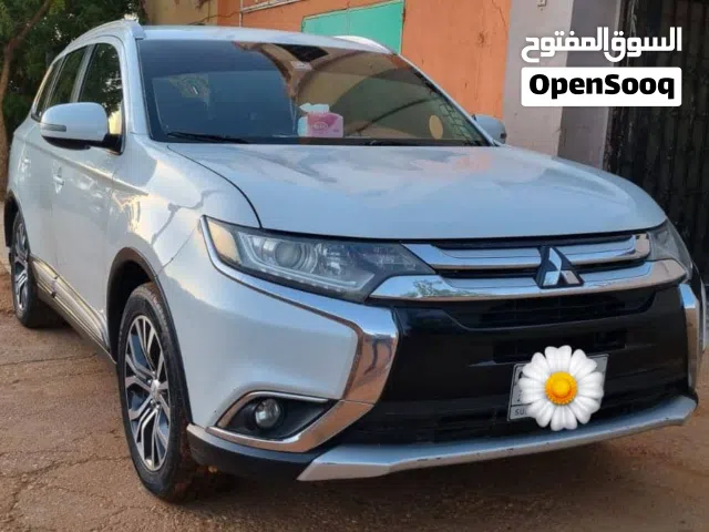 اوتلاندر 2016 ، بنرين