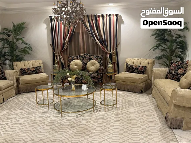 كنب وستاره وسجادة وطاولات للييع