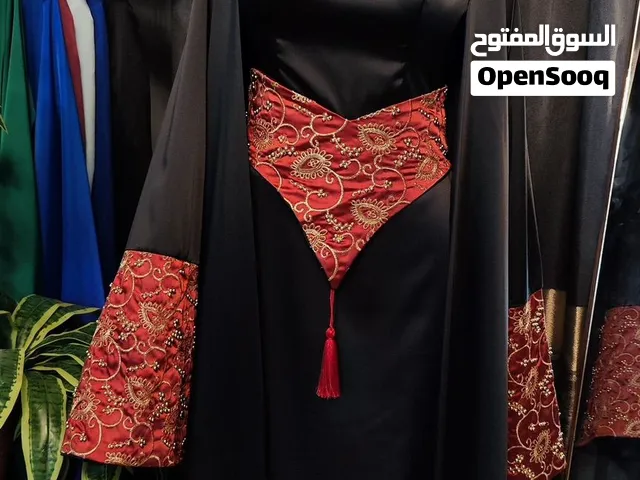 كيفكم صبايا جايبة لكم عرض كثير بجنن على فستان حفل مطرز