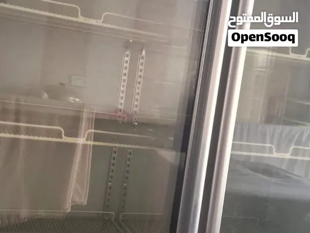 ثلاجه فريزر  وثلاجة عرض السعر 150 ريال وقابل للتفاوض