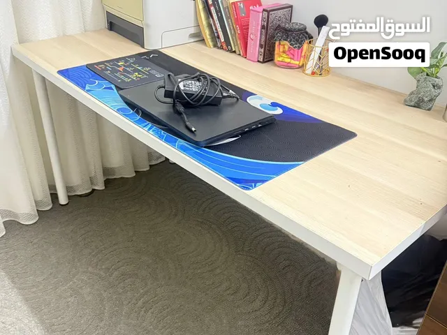 طاولة مكتب للبيع