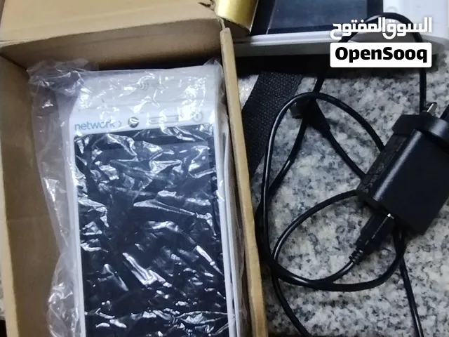 ماكينة دفع بطاقات فيها ميزات متعدده