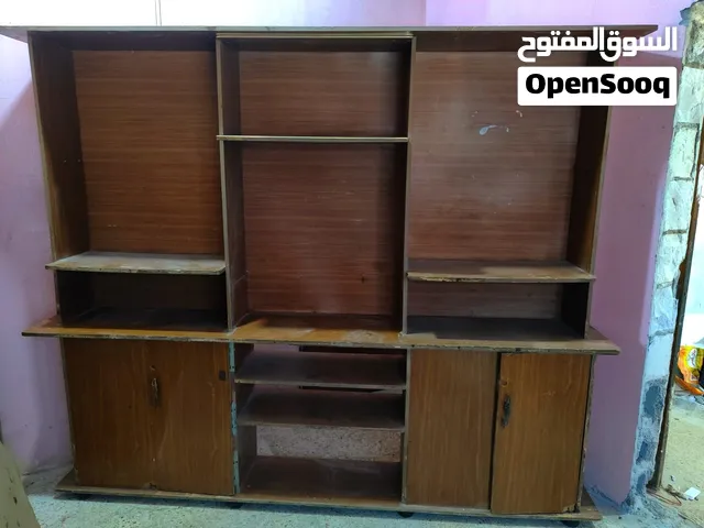 معرض تلفزيون عدد 2 للبيع خشب اصلي سعرهن 100 وبيهن مجال