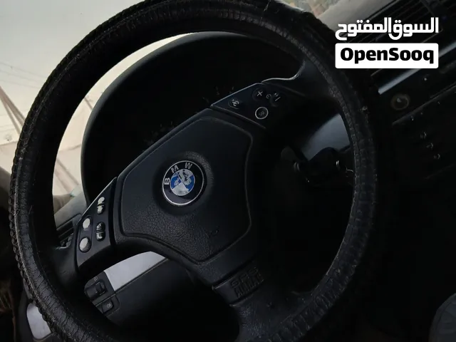 قطع غيار ثالثة