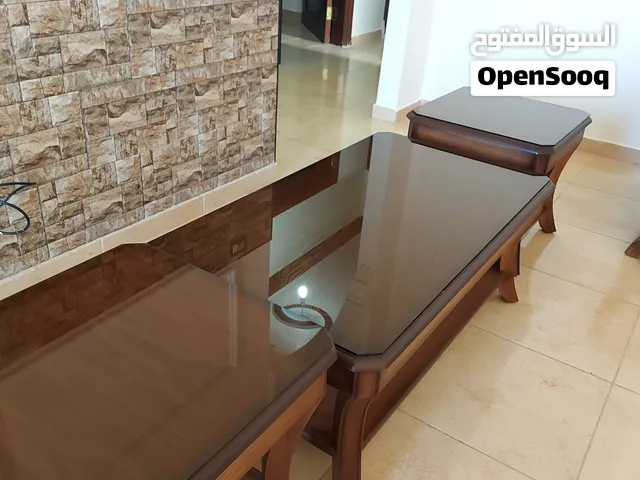 طاولات جديدة للبيع