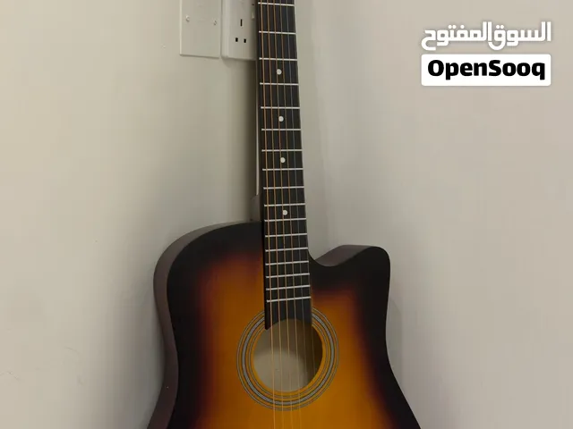 بيعه سريعه قيتار اكوستيك نضيف جدا مع اغراضه كامل لاسرع متصل الوصف مهم