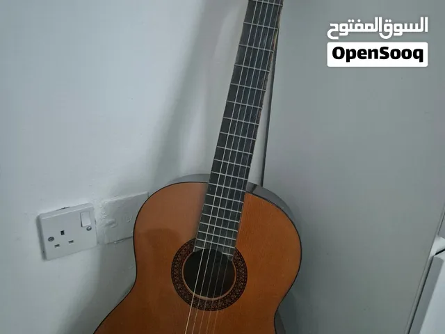 قيتار جديد لم يستخدم بسعر رمزي 7 دينار