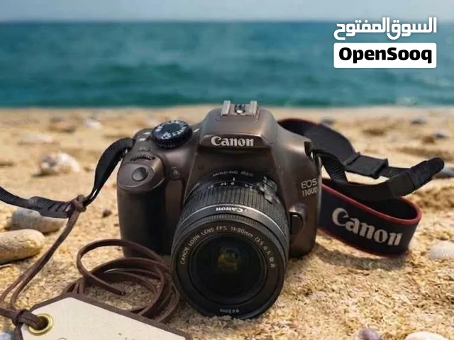 نظيفة جدا معها بطارية وشاحن