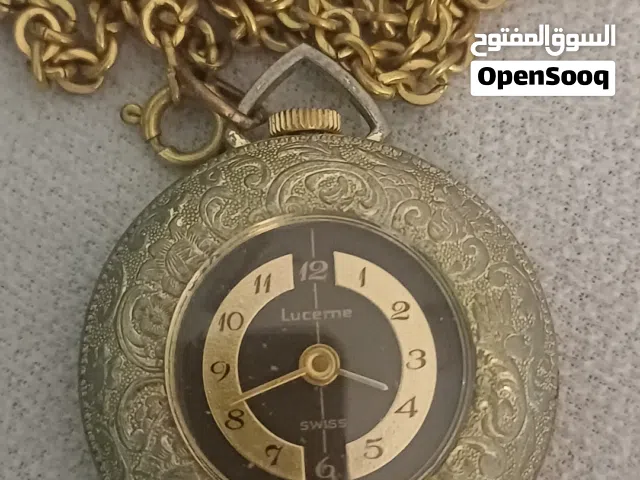 ساعة قلادة من الستينات