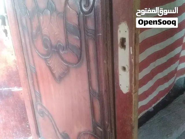 باب خشب للبيع بسعر عرطة