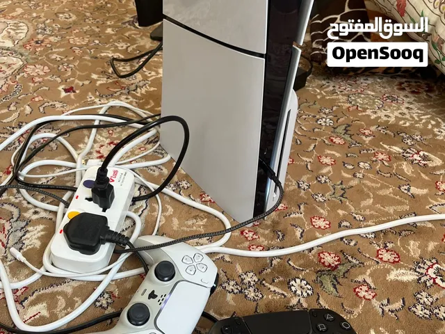 يده وحده بس استعمل بسيط قابل للبدل بما يناسب العاب وكل شي فيه