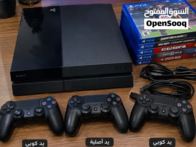 بلايستين 4 fat معدل موجود عليه عدة العاب قوية مع 3 ايادي وحدة اصلية و 2 كوبي ون