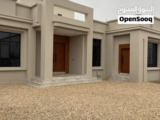فيلا في عوقد بإ تصميم مودرن فاخر