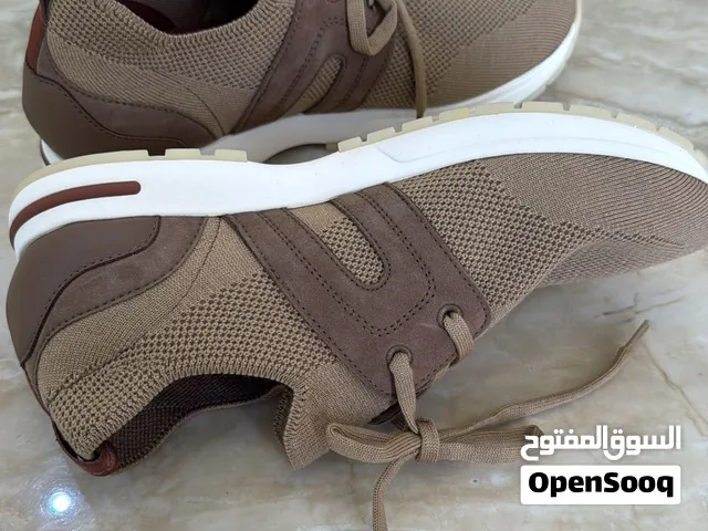 إذا تحب الأناقة بدون تكلف ..جوتي لورو بيانا جديد للبيع كاجوال وأنيق بلون بني / بيج مقاس 37