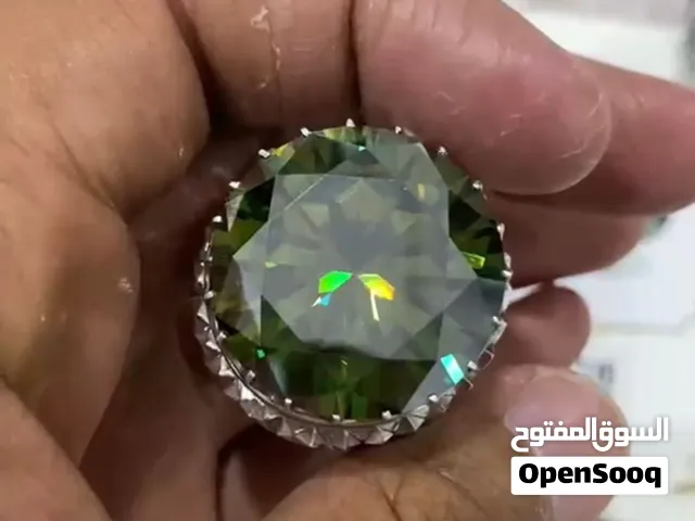 خواتم بحجر الموزنايت