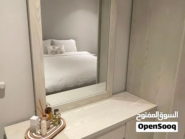 Bedroom Set from HomeCentre (5pcs) - غرفة نوم من هوم سنتر (5 قطع)