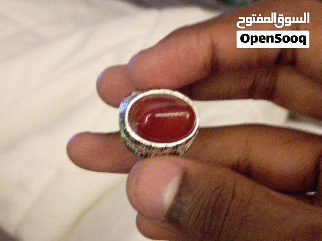 خاتم للبيع جديد مكمل معي ثانيه