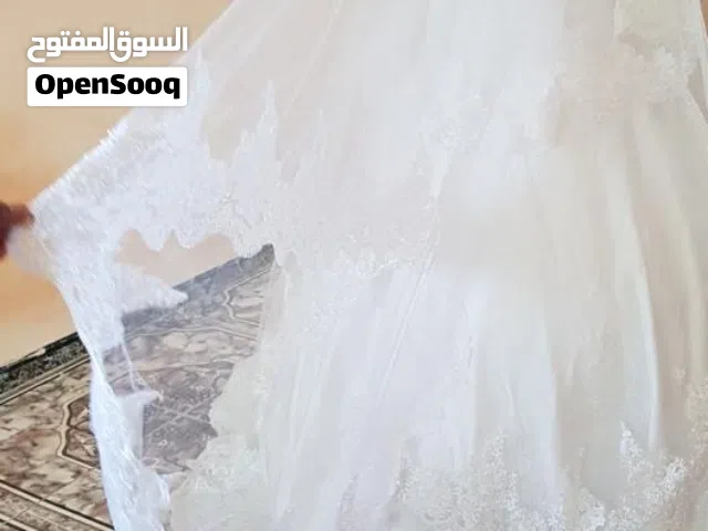 فستان للبيع