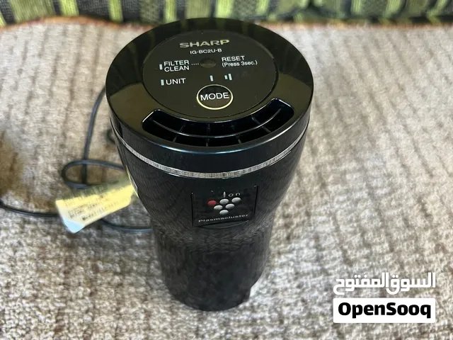 هذا الجهاز هو منقي هواء للسيارة بتقنية البلازما كلاستر من شارب (Sharp Plasmacluster Car Air Purifier