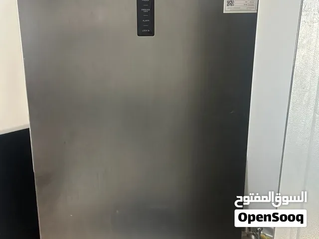 ثلاجه وفريزر. نفس والوقت جديده مستخدمه سنه فقط