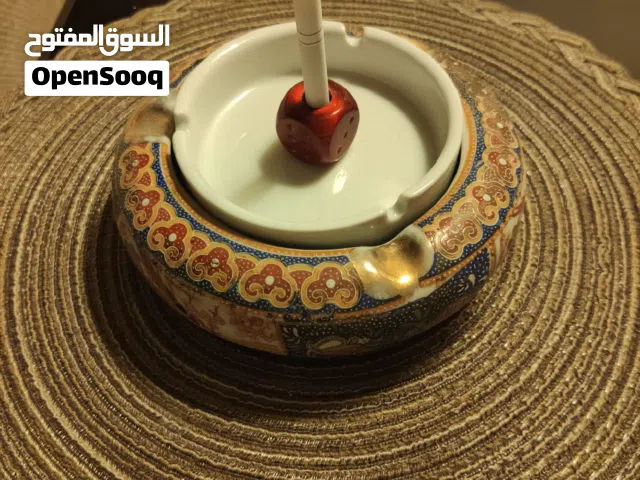 لاصحاب الذوق الرفيع مطفأة السجائر بعدة ألوان للمكتب أو المنزل