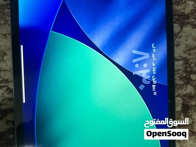ايباد نضيف جدا مع الكرتونه ضمان شخصي