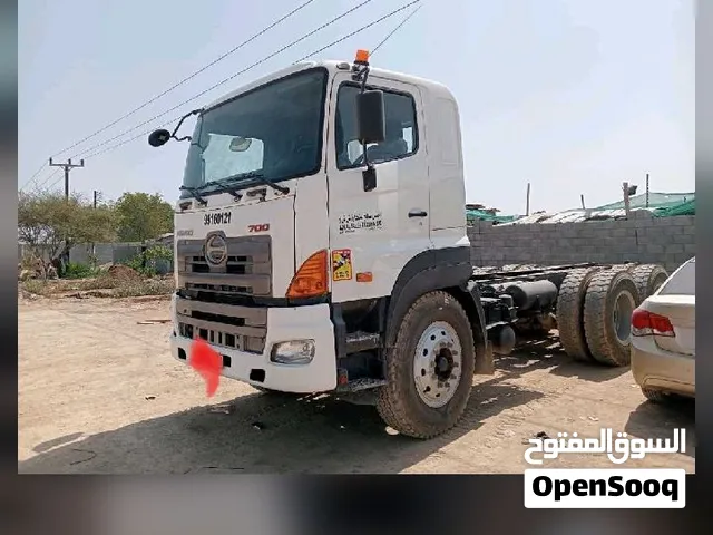 راس تريلا هينو
