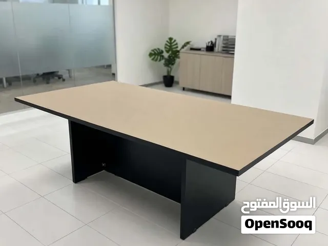 طاولة اجتماعات