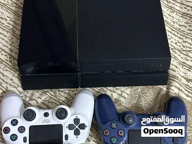 سوني 4 مستعمل بحالة جيدة سعة 500GB مع 3 يدات  PlayStation 4 with 3 controllers and FiFa 20 CD