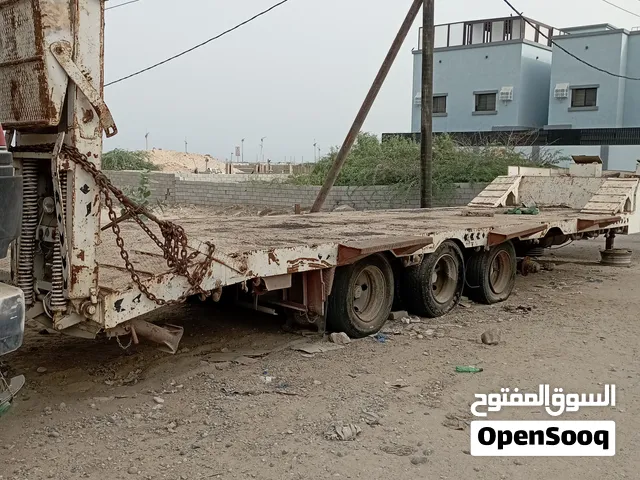للبيع مقطورة سيارات ومعدات ثقيلة موديل 2015 مواصفات مرغوبة