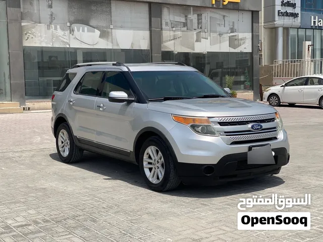 Ford Explorer / 2013 (Silver)