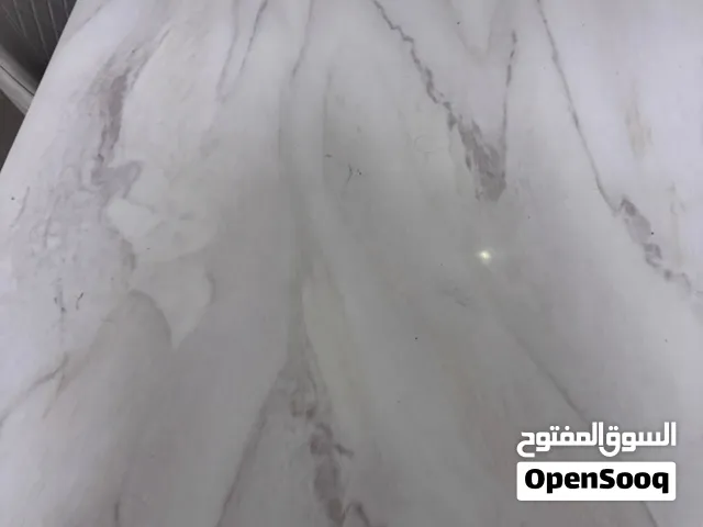طاوله طعام