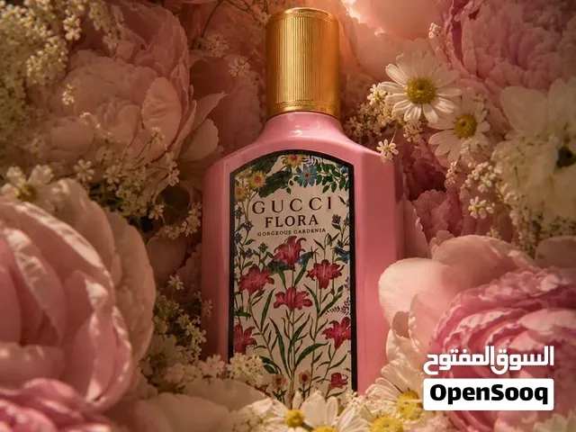 عطر صيفي  مناسب الى جميع طلعات  و المناسبات  و بحجم كبير و الفواحان روعه
