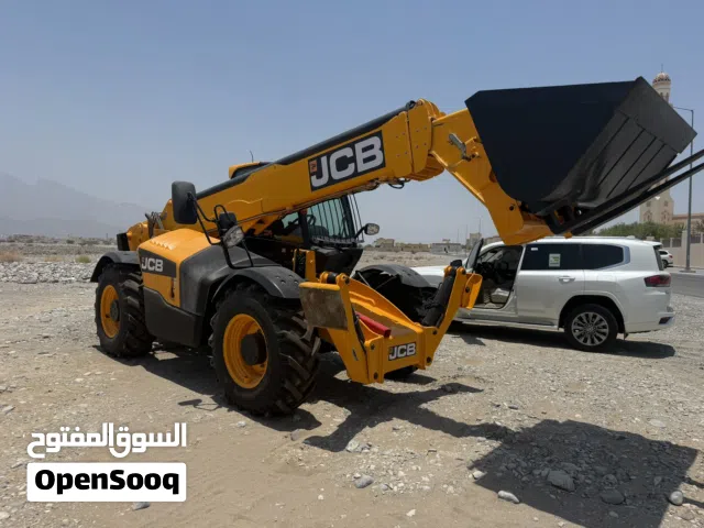 Boom loader JCB & excavator for rentللايجار فقط
