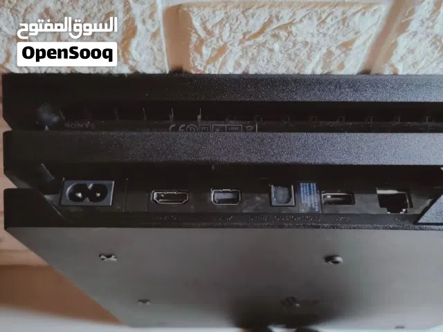 بلايستيشن 4 بحالة ممتازة