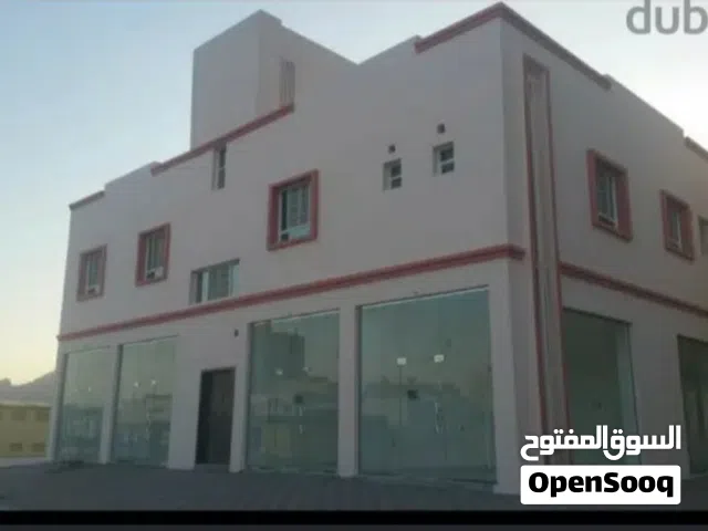 للبيع بناية تجارية ف العامرات النهضة البريد جنب المحكمة مكونة من طابقين مؤجرة بالكامل