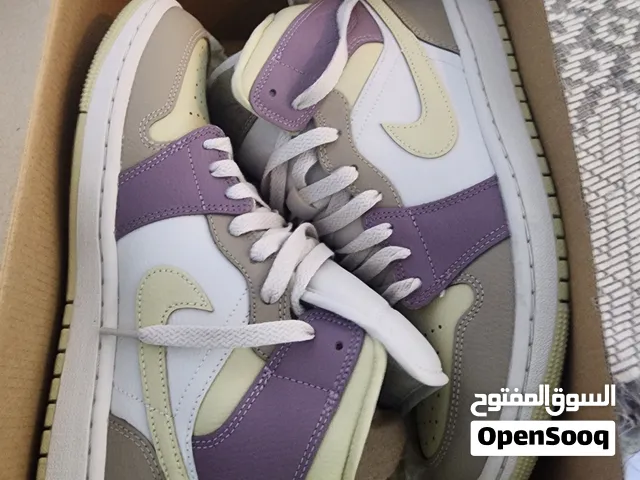 Orignal nike air jordan for sale new unused size 41.5.