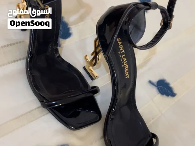 صندل أسود Saint Laurent     Size  (40)  Heels  (YSL) جديد  .. غير مستعمل ..