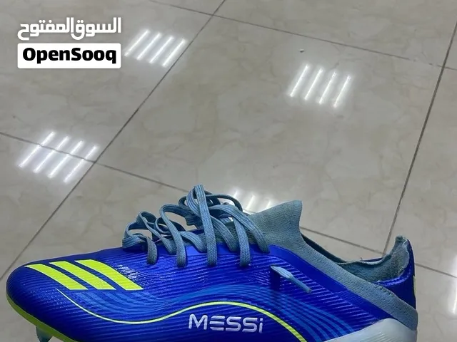 حذاء اديداس