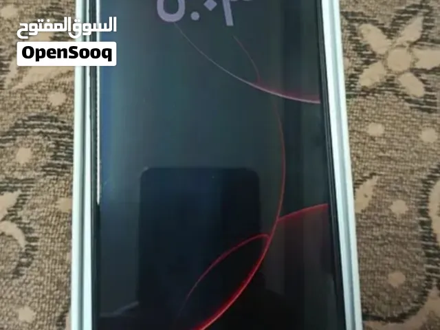 ايفون 16 برو ماكس 140 شحنه مفهوش ولا خربوش لون رمادي