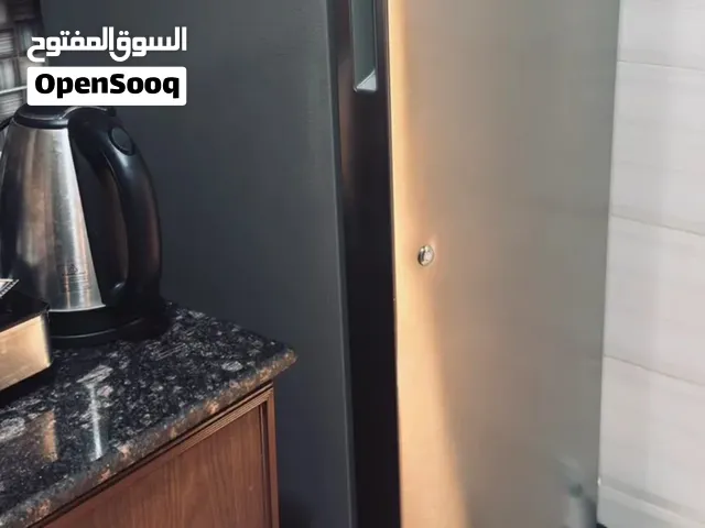 ثلاجة للبيع ب 50