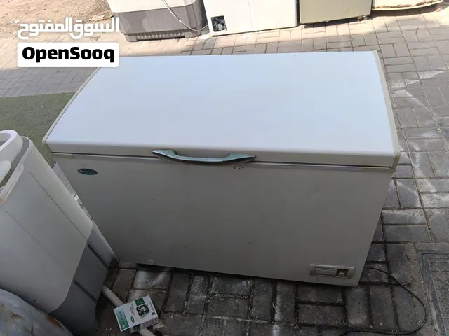 فريزر الحجم الكبير بقمة النظافه وممتاز جدا وقابل للتفاوض