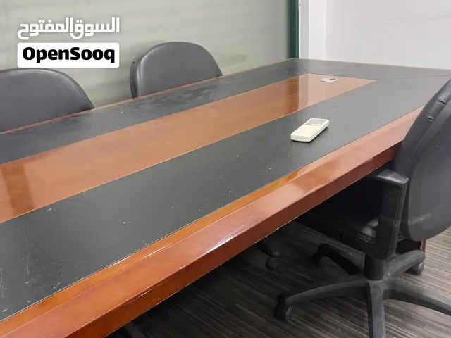 طاولة اجتماعات للبيع