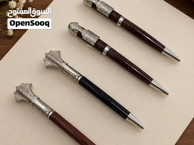 أقلام فاخرة بتفاصيل عُمانية أصيلة