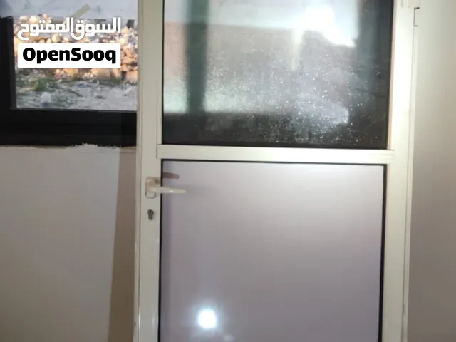 ابواب المنيوم تفصيل بحال الوكاله للبيع تفصيل وليس تجاري موجودات في اربد