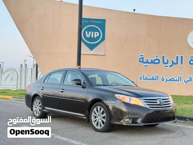 2012 تويوتا افالون Limited