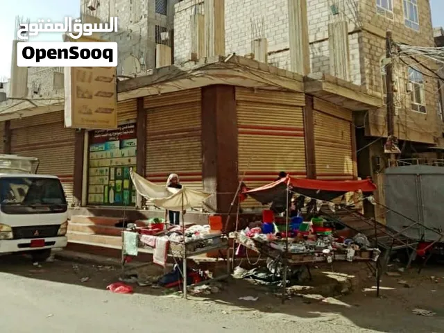 سوبر ماركت ومركز بهارات 5 فتحات ركنية..