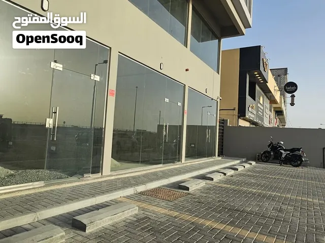 للايجار محلات تجارية في موقع مميز في الساية البسيتين