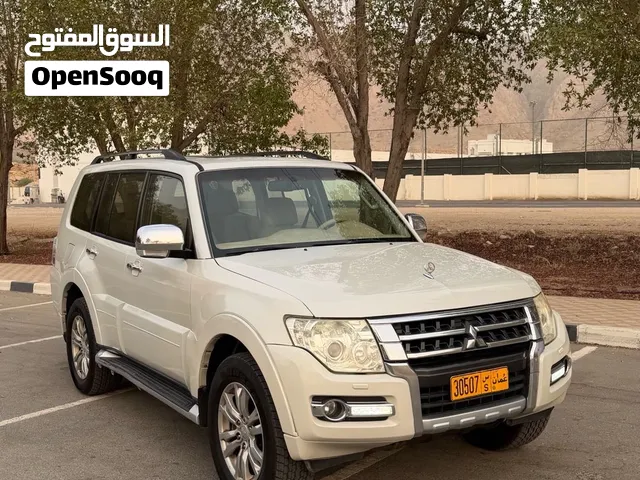 2016 ميتسوبيشي باجيرو GLS