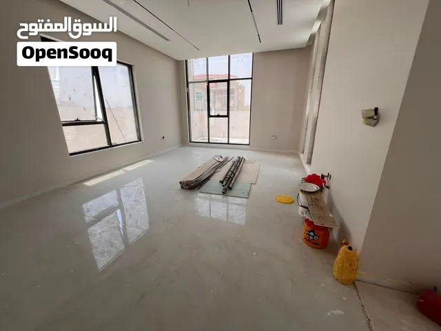 فيلا اول ساكن  مساحة كبيرة جدا سعر مميز